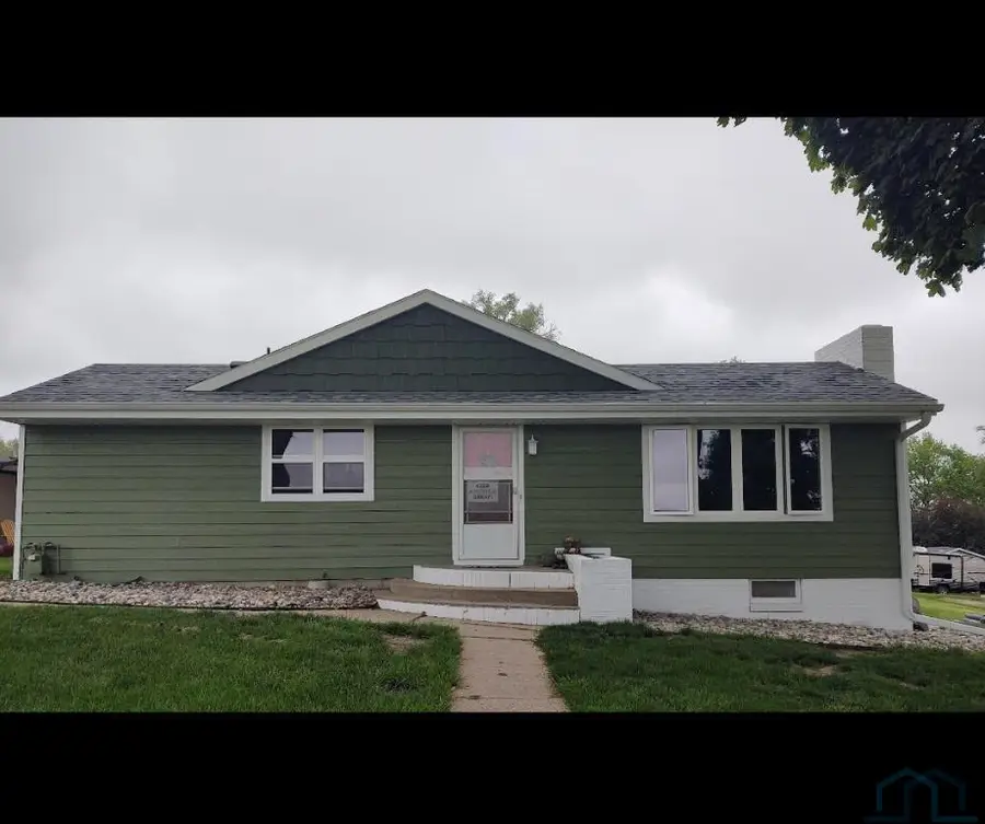 219 W Grover St, Hinton, IA 51024 - #2