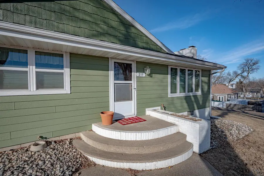 219 W Grover St, Hinton, IA 51024 - #3