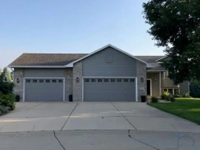 445 Eagle Cr, Dakota Dunes, SD 57049 - #1