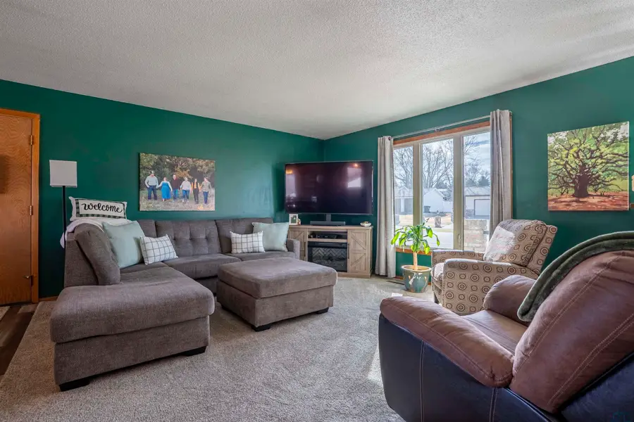 559 Southview Dr SE, America, IA 51031 - #3