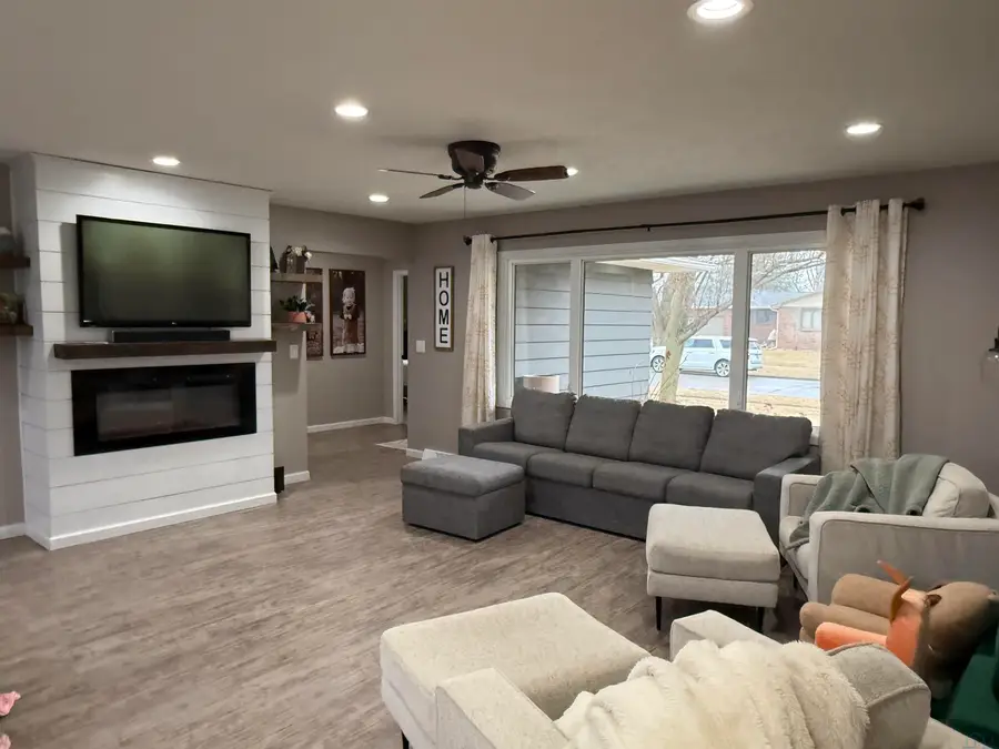 938 Crestview, Vermillion, SD 57069 - #2