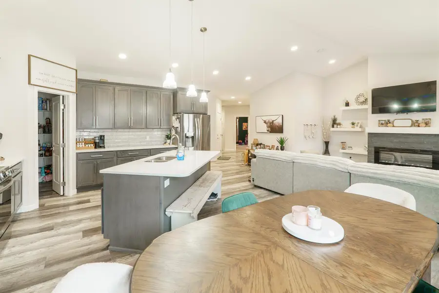 209 5TH ST, Sergeant Bluff, IA 51054 - #3