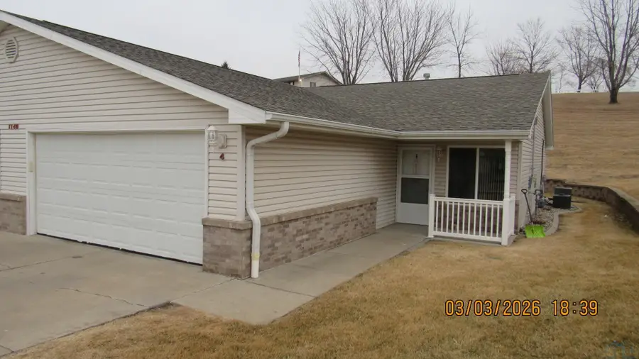 1140 Meadow View Ct. #4, Sioux City, IA 51106 - #2