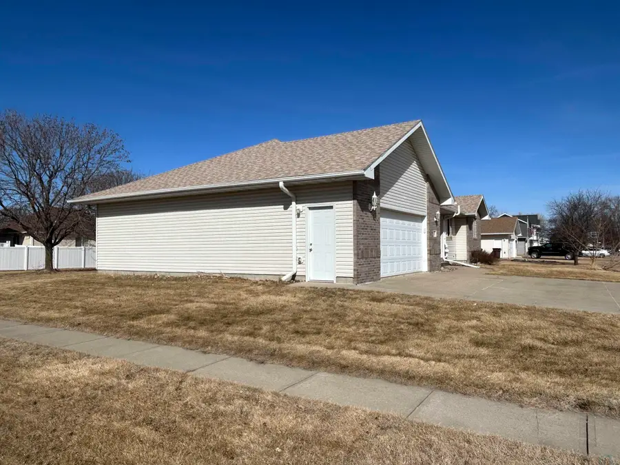 3513 Le Mesa Way, South Sioux City, NE 68776 - #3