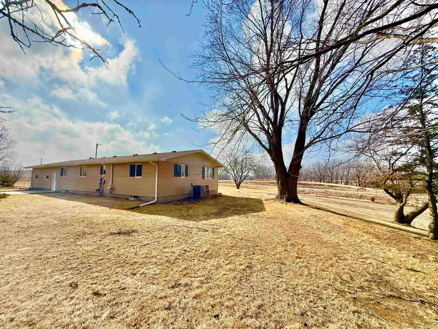 23181 C60, Hinton, IA 51024 - #3