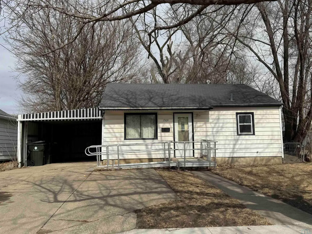 1509 W Willis Ave, Sioux City, IA 51103 - #1