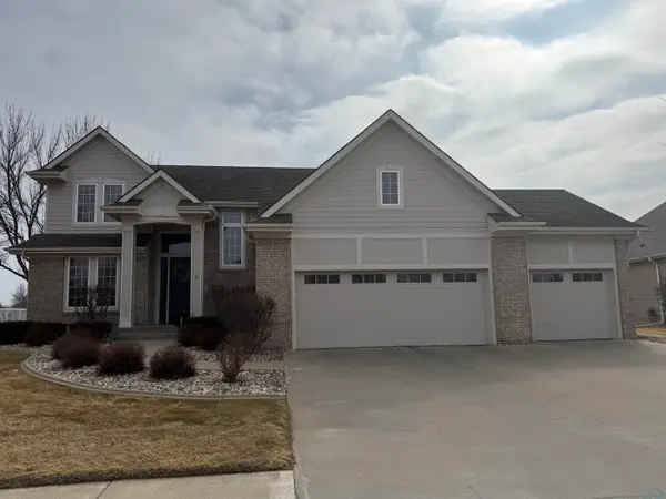 384 Oxbow, Dakota Dunes, SD 57049