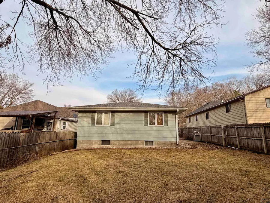 2617 S Cleveland Street, Sioux City, IA 51106 - #3