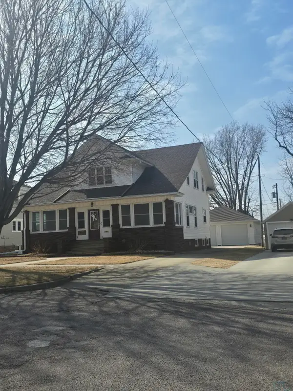 135 6th Ave. NE, LeMars, IA 51031