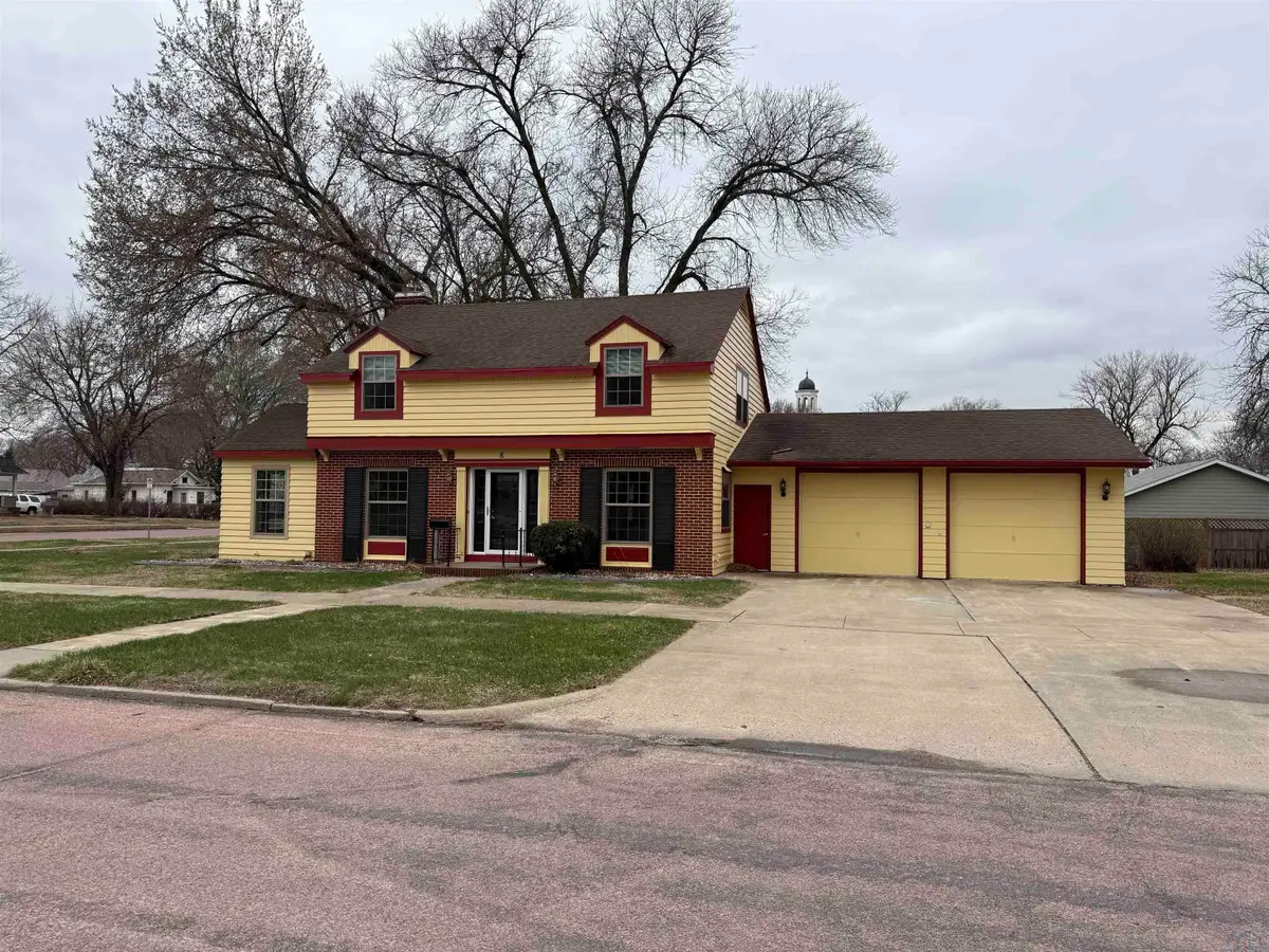 8 N Yale, Vermillion, SD 57069 - #1