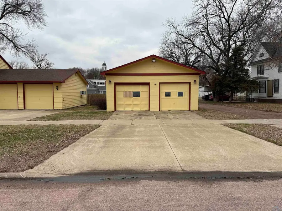 8 N Yale, Vermillion, SD 57069 - #3