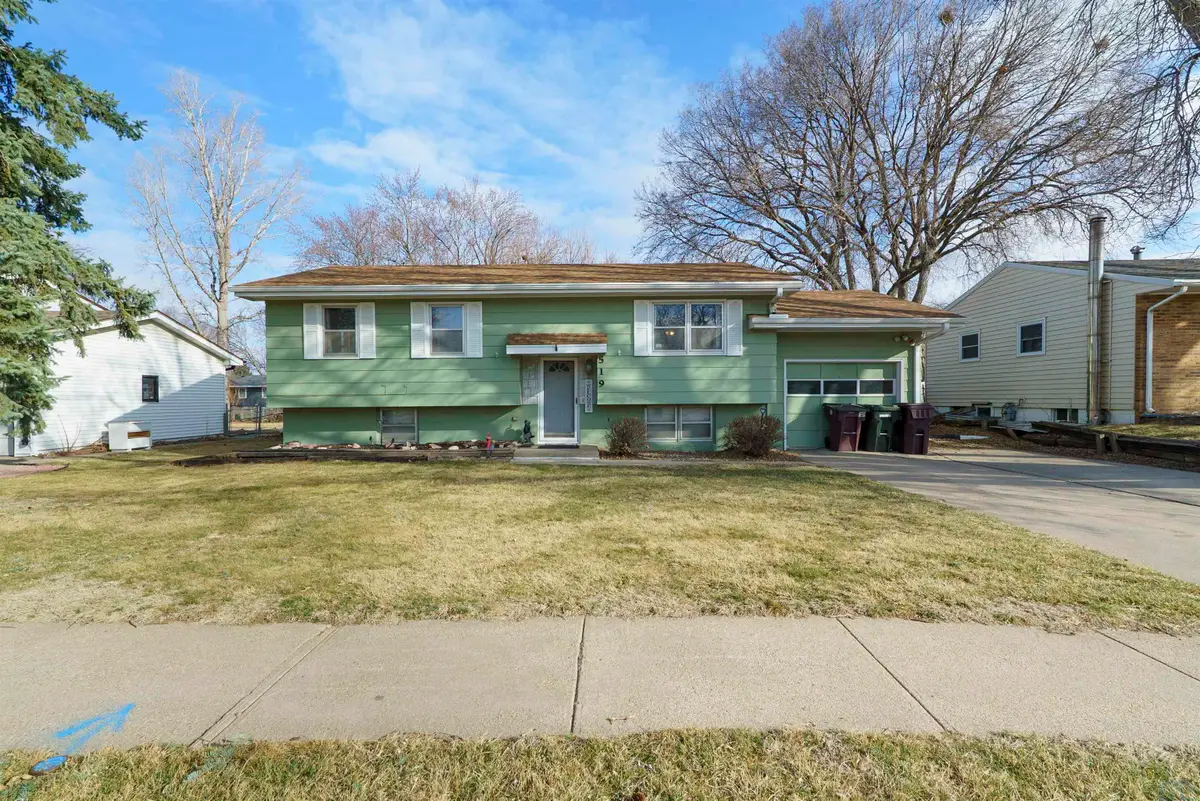 519 E 31ST ST, South Sioux City, NE 68776 - #1