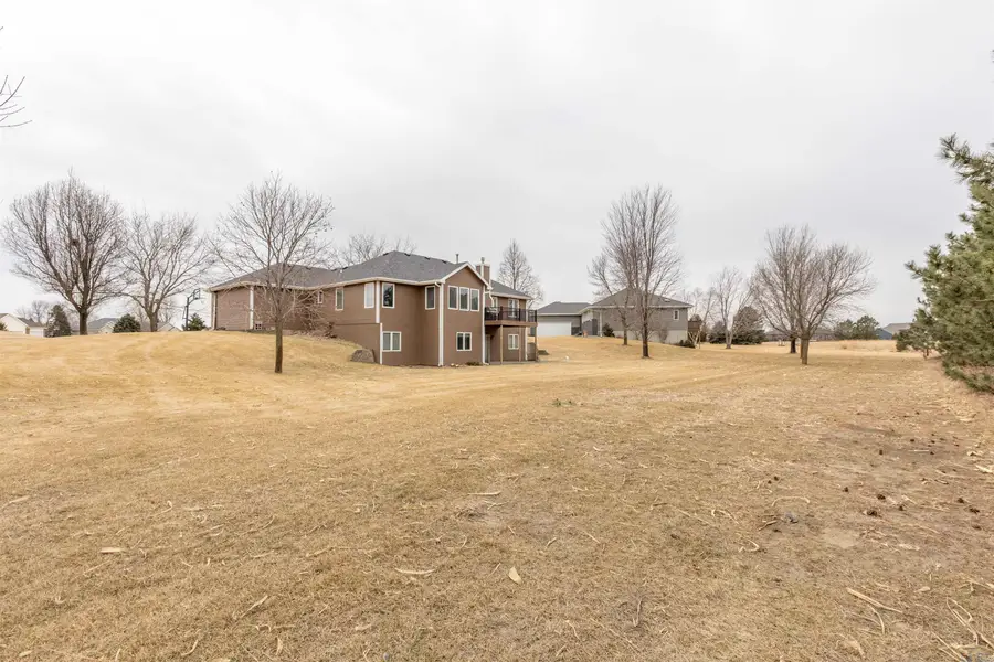 305 Fieldstone Court, Jefferson, SD 57038 - #3