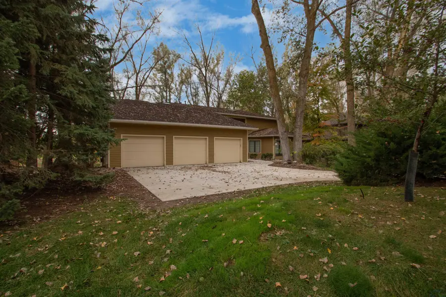 652 E Sawgrass Trail, Dakota Dunes, SD 57049 - #2