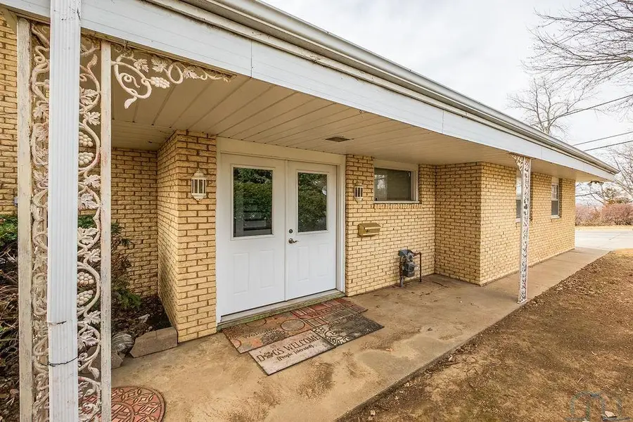 610 39TH ST, Sioux City, IA 51104 - #2