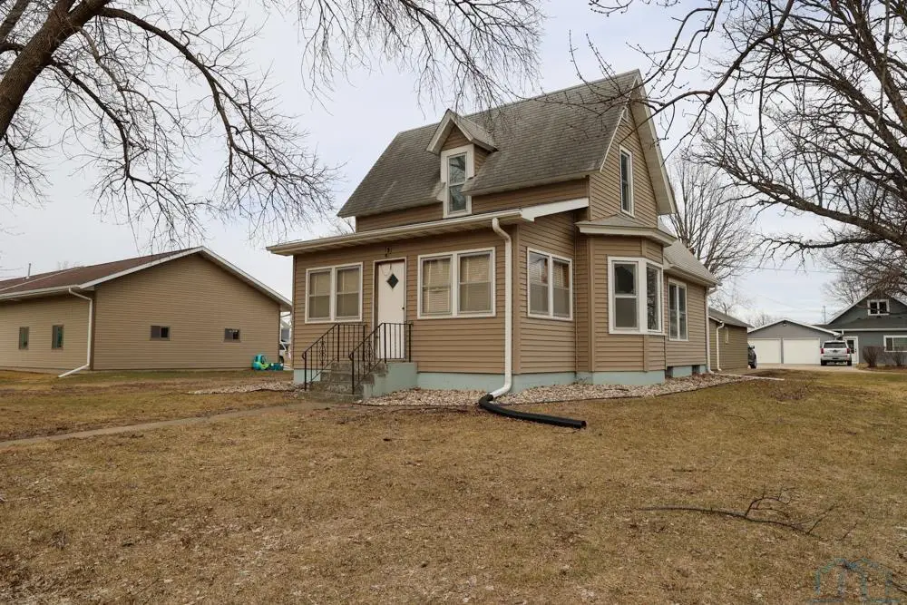 305 N Ames St, Marcus, IA 51035 - #1