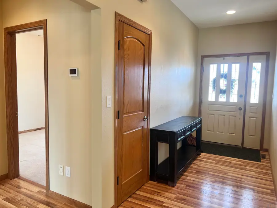 138 Green Court Dr, Elk Point, SD 57025 - #2