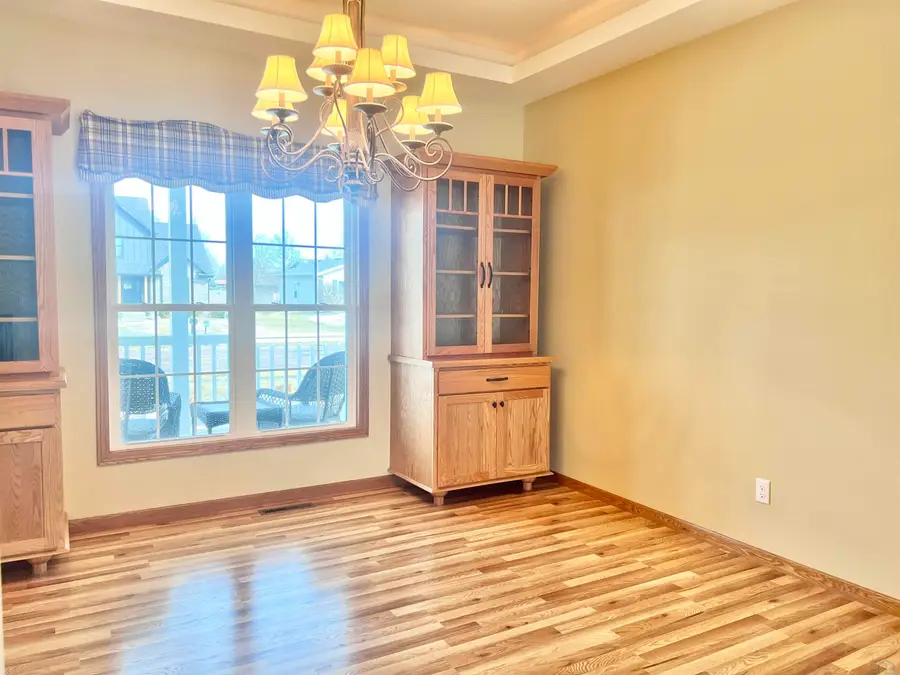 138 Green Court Dr, Elk Point, SD 57025 - #3