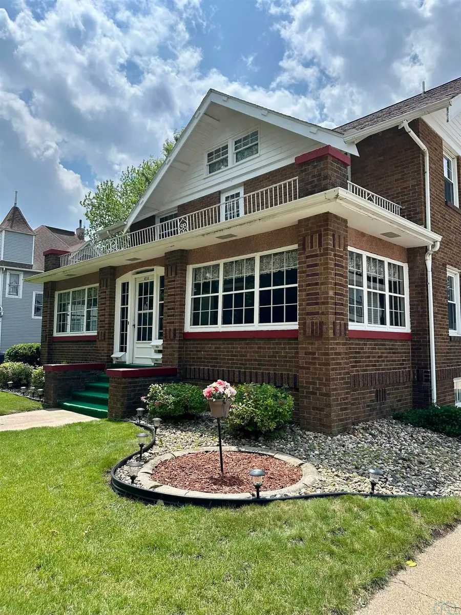 416 LAKE AVE, Storm Lake, IA 50588 - #2