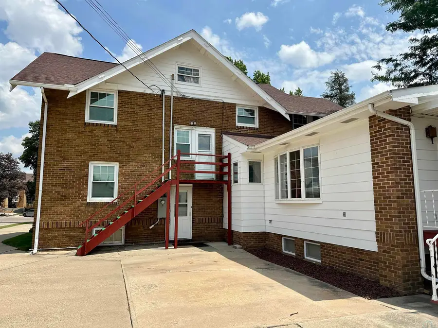 416 LAKE AVE, Storm Lake, IA 50588 - #3