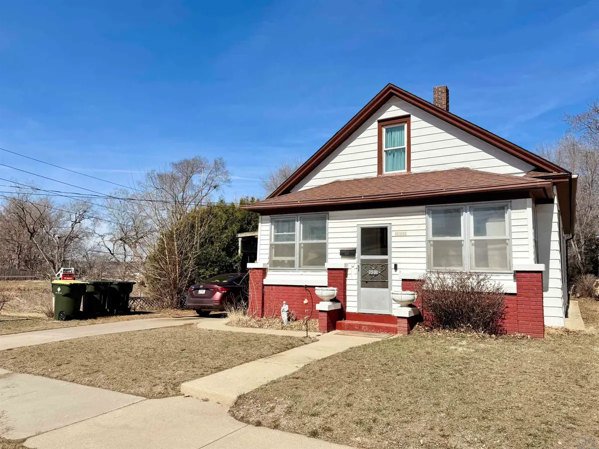 2501 Leech Ave, Sioux City, IA 51106 - #1