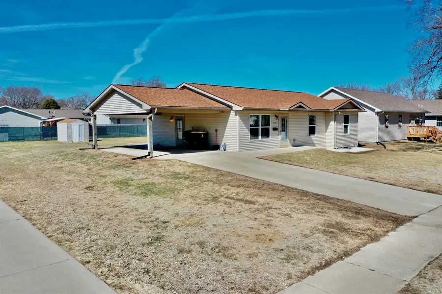 2229 Bryan St, Sioux City, IA 51109 - #2