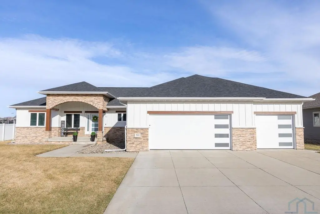 704 Kingston Circle, Sergeant Bluff, IA 51054 - #1