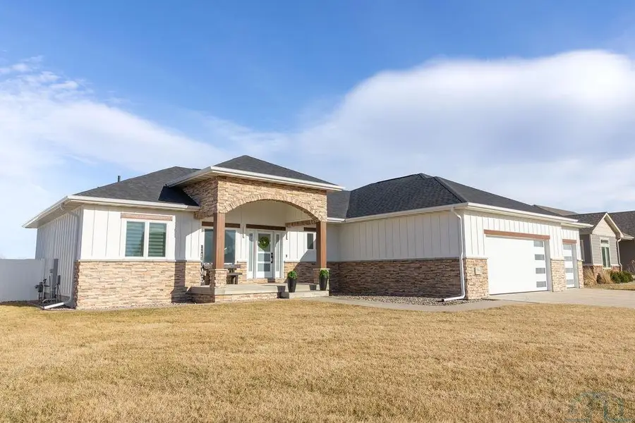 704 Kingston Circle, Sergeant Bluff, IA 51054 - #2