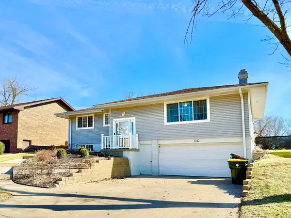 3242 CHEYENNE BLVD, Sioux City, IA 51104