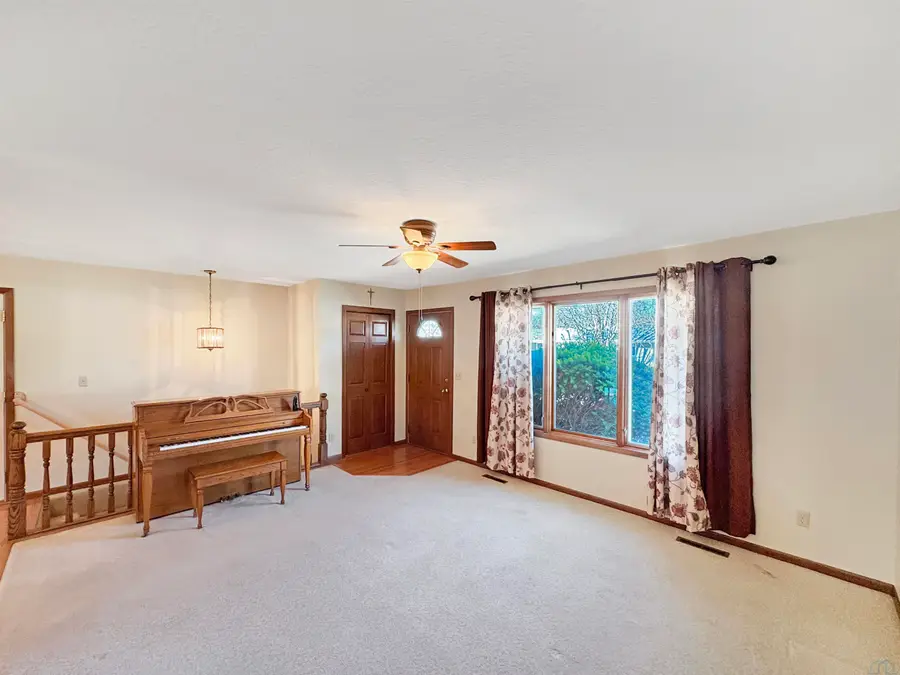 2510 Canterbury St, Sergeant Bluff, IA 51054 - #3