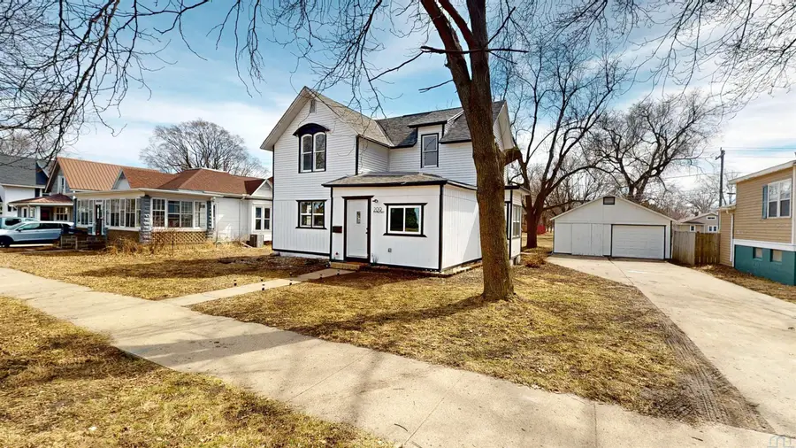 209 E MAPLE ST, Cherokee, IA 51012 - #3