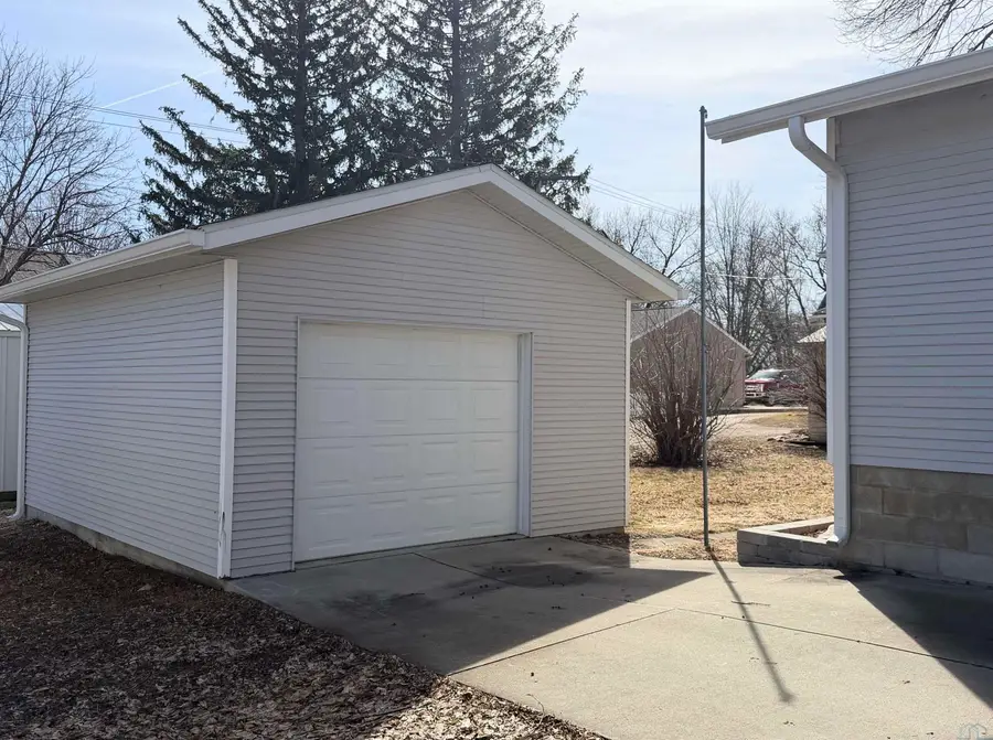 121 DIVISION ST, Alta, IA 51002 - #2