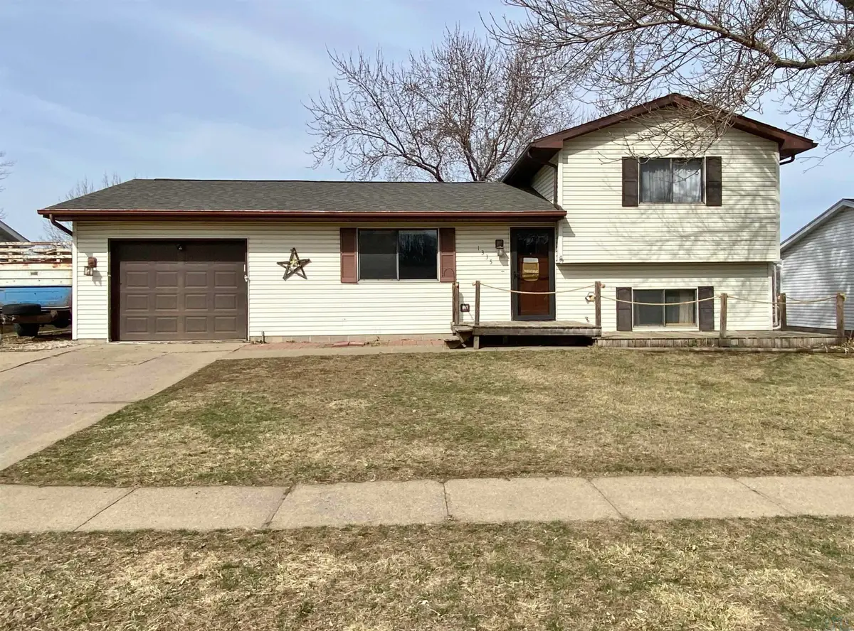 1335 2nd St SE, America, IA 51031 - #1