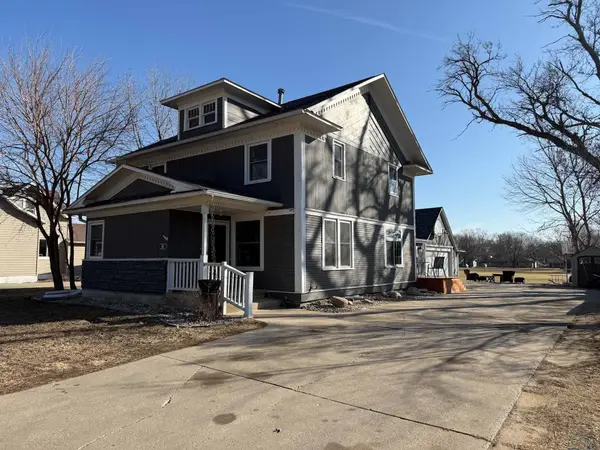 401 Iowa Ave SW, Orange City, IA 51041