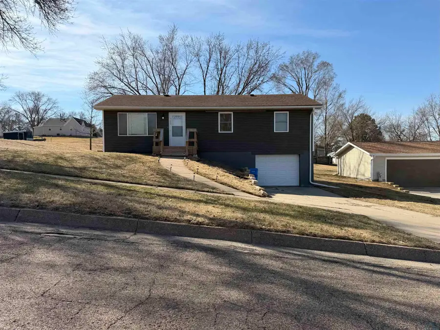 750 Main St, Akron, IA 51001 - #2