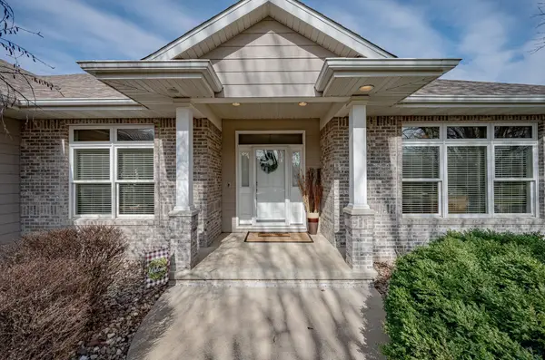 459 E Sawgrass Trl, Dakota Dunes, SD 57049