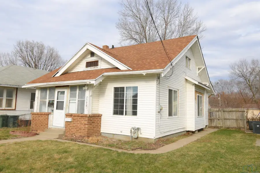 2508 Myrtle, Sioux City, IA 51103 - #2