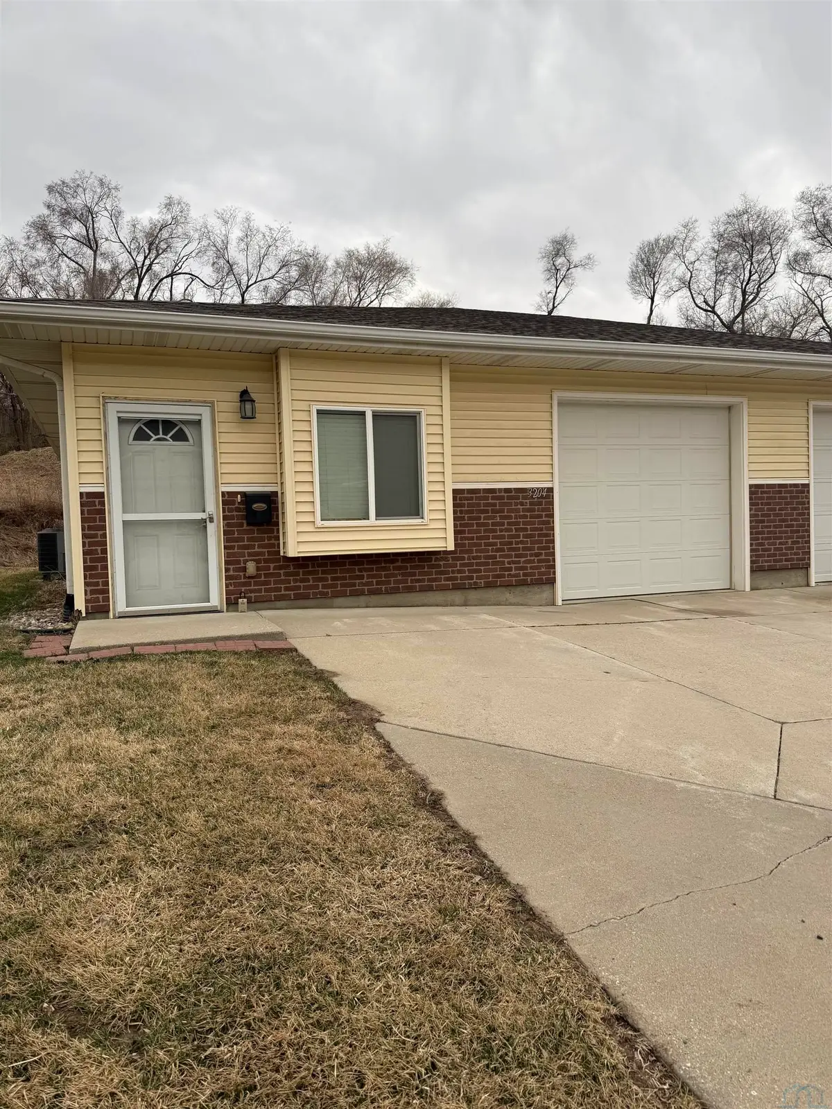 3204 Park View Blvd, Sioux City, IA 51105 - #1