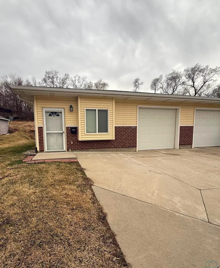 3204 Park View Blvd, Sioux City, IA 51105 - #2