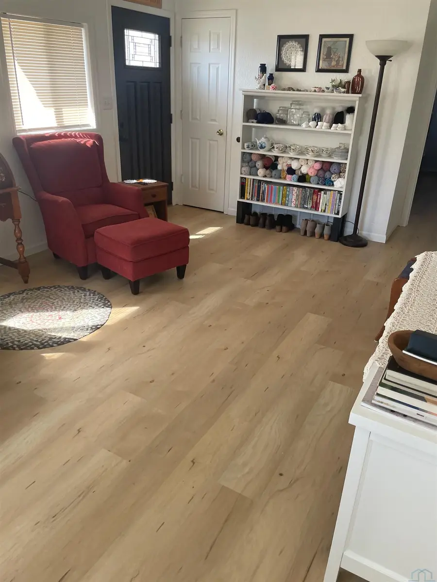 705 E 11, South Sioux City, NE 68776 - #2