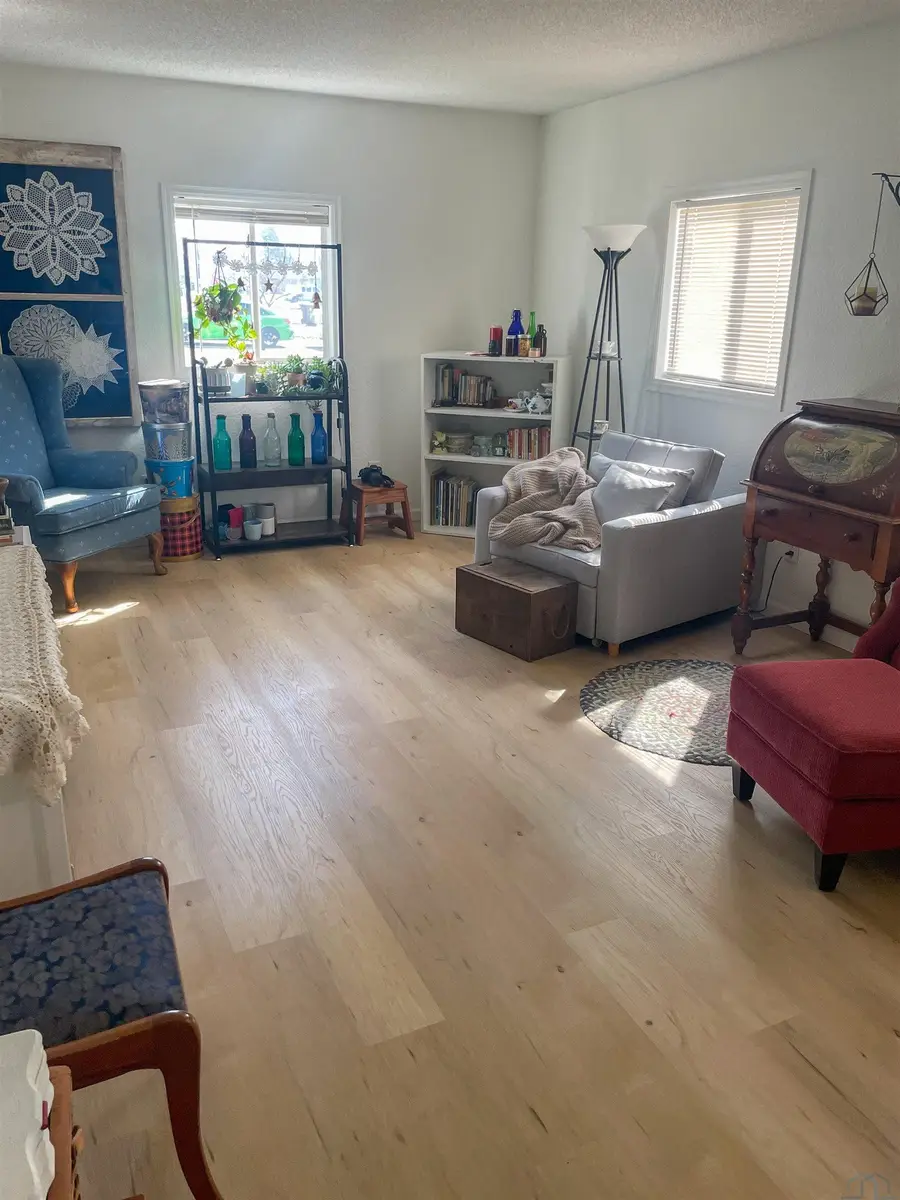 705 E 11, South Sioux City, NE 68776 - #3