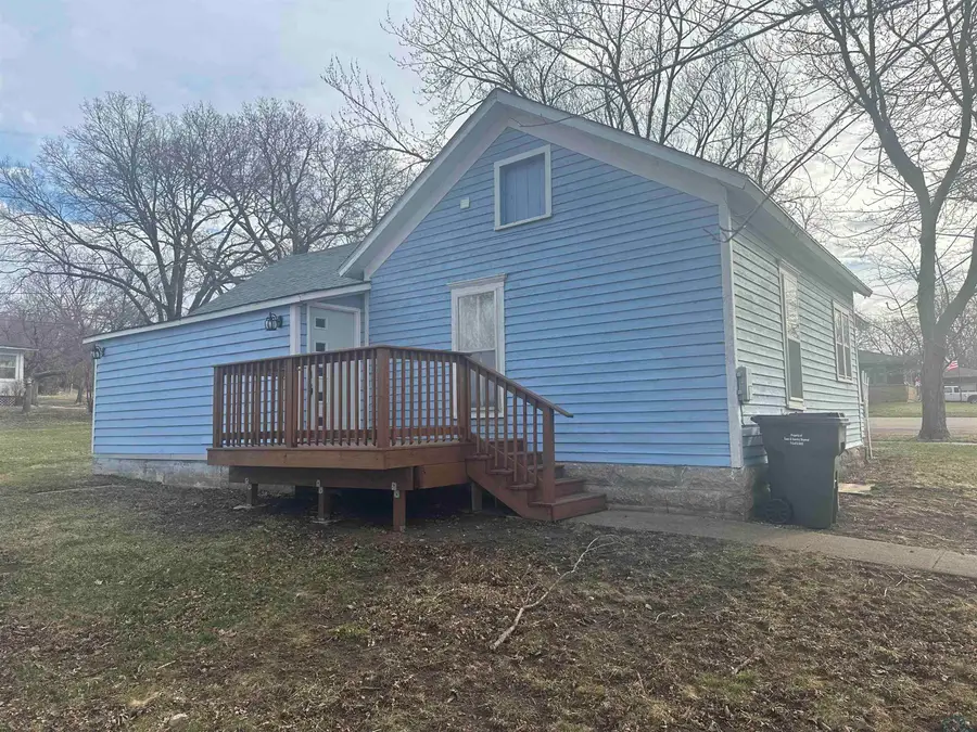 301 Park St., Peterson, IA 51047 - #3