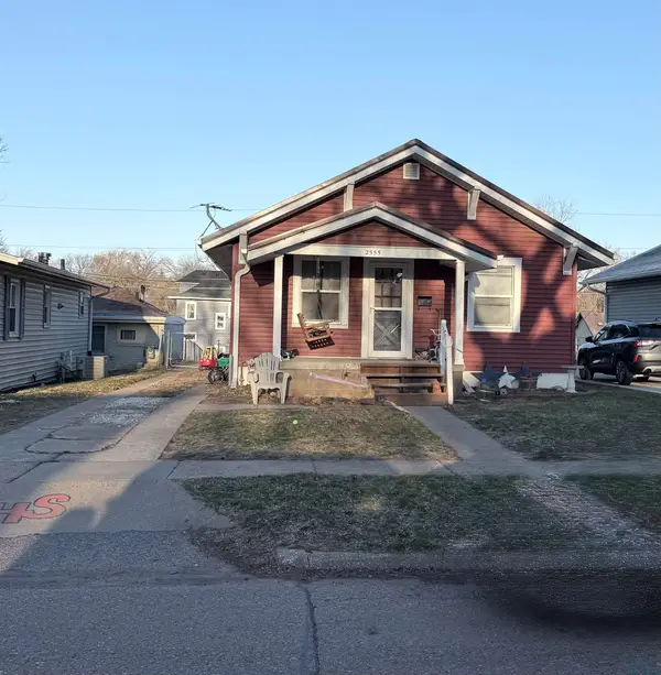 2555 S Cedar St, Sioux City, IA 51106