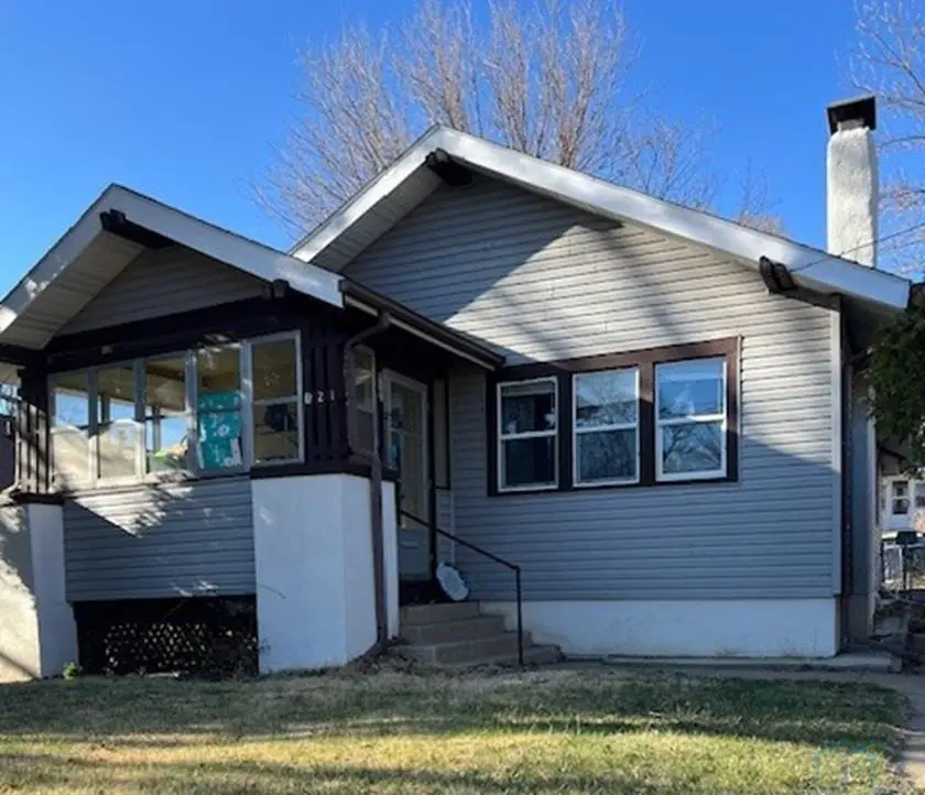 921 34th St, Sioux City, IA 51104 - #1