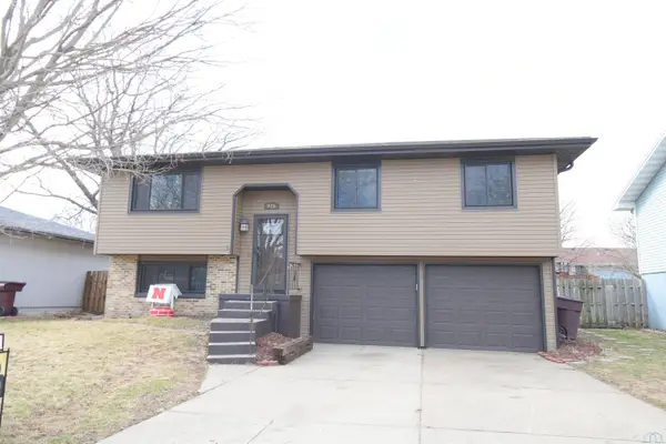 916 Pine St, South Sioux City, NE 68776