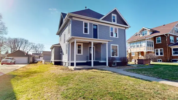 107 S LENA ST, Holstein, IA 51025