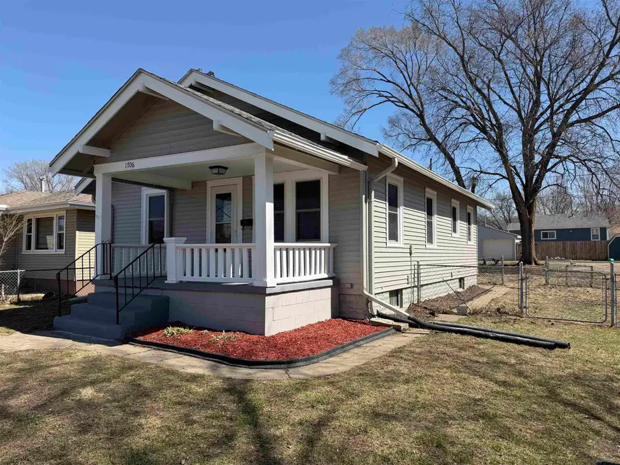 1706 Irene St, Sioux City, IA 51105 - #2