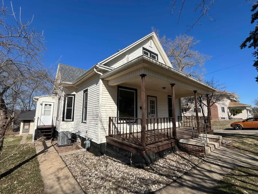 3339 Nebraska Street, Sioux City, IA 51104 - #3