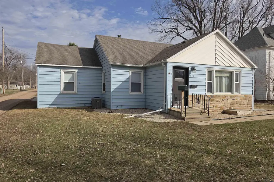 515 8th Ave, Sheldon, IA 51201 - #2