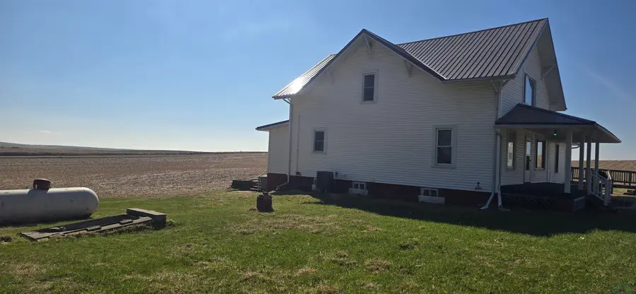 1668 260th Street, Emerson, NE 68733 - #2